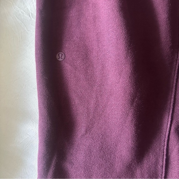 Lululemon Cropped Sweatpants in Burgundy XL - Picture 11 of 11